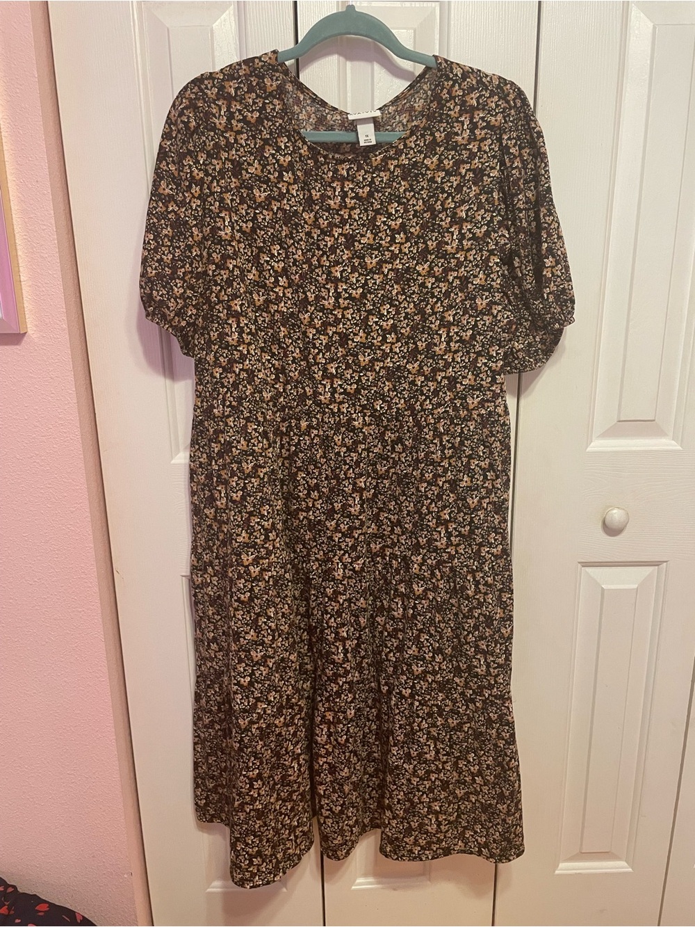 Ava & Viv Black Floral Midi Dress with Puff Sleeves